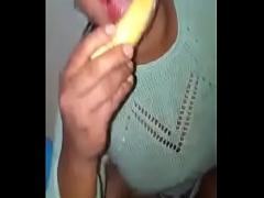 Download video link category cam_porn (133 sec). Comiendo plaacute_tano.