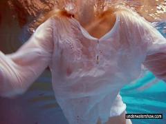 Sex sexual video category teen (313 sec). Cute Melissa plays underwater.